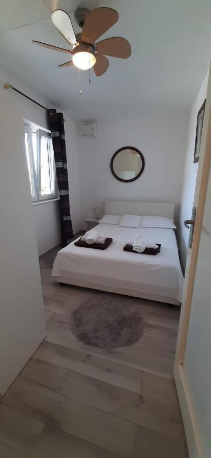 Apartment Mezaroca 罗戈兹尼察 外观 照片