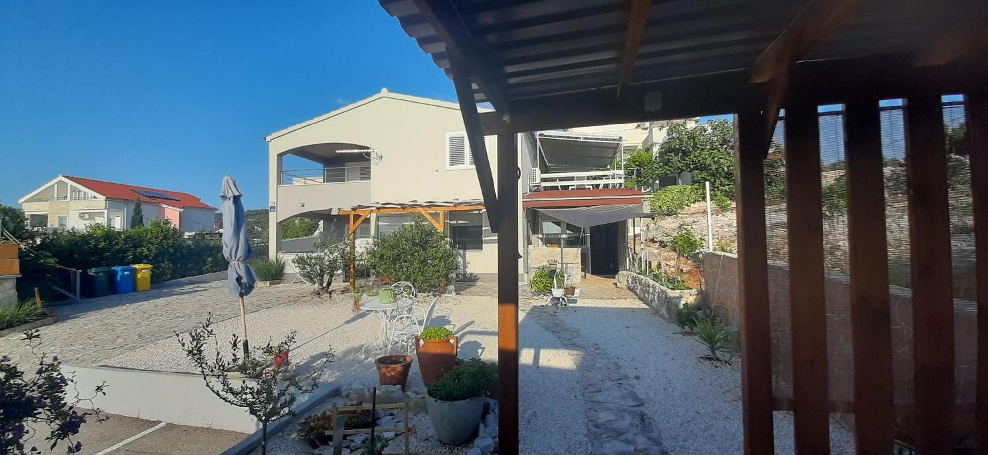 Apartment Mezaroca 罗戈兹尼察 外观 照片